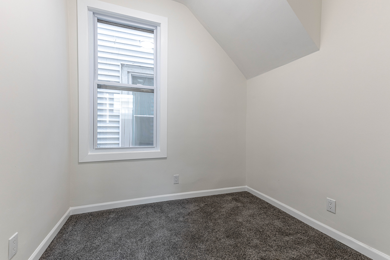 2806 S 48th Court Property Photo 10