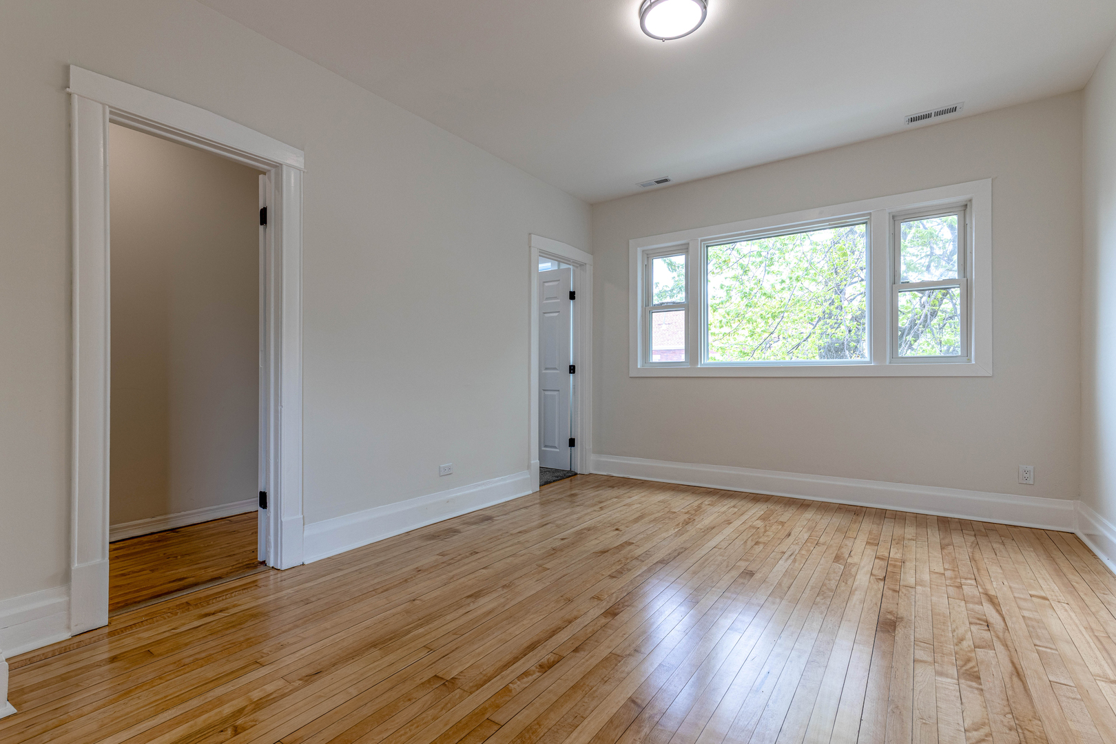 2806 S 48th Court Property Photo 18