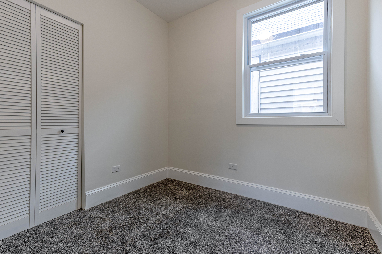2806 S 48th Court Property Photo 23