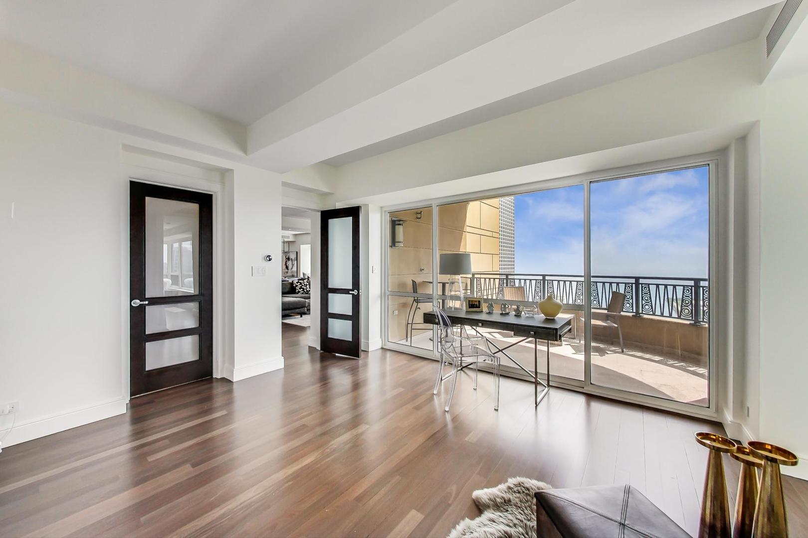800 N Michigan Avenue 4801 Property Photo 16