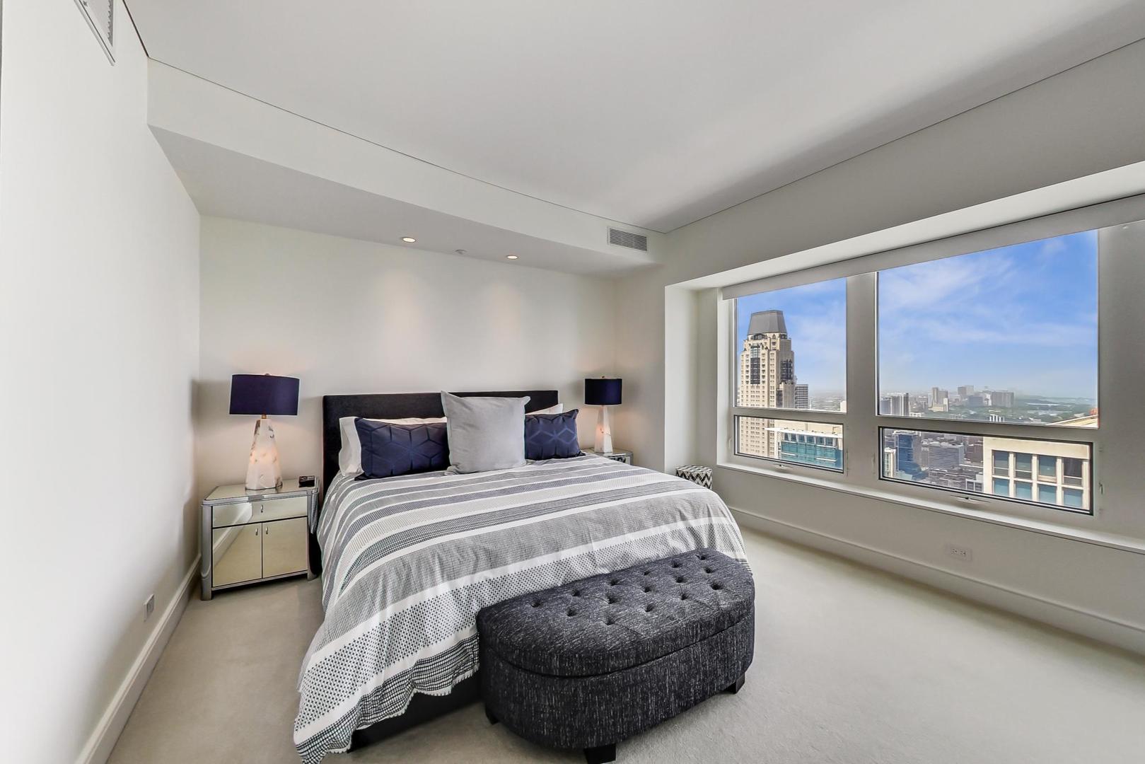 800 N Michigan Avenue 4801 Property Photo 17