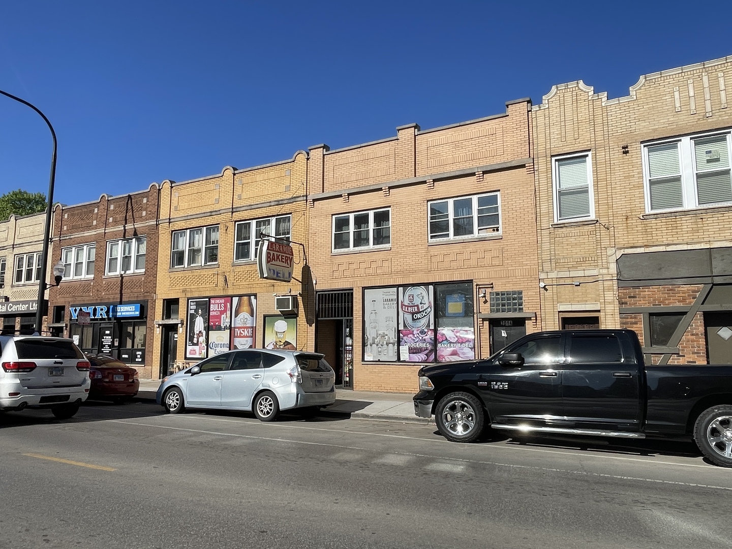 3012 N Laramie Avenue Property Photo 2