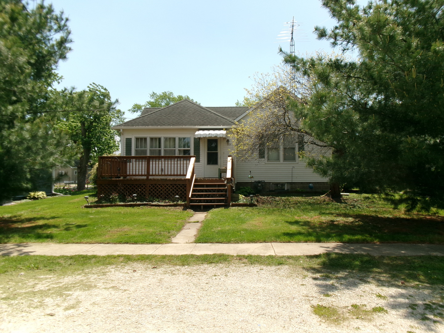 305 W Thomas Street