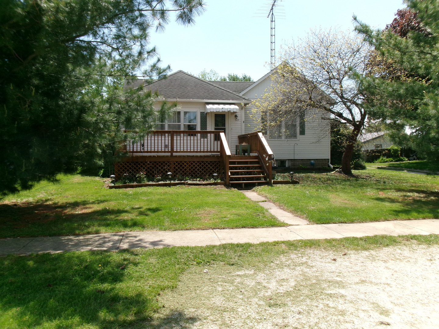 305 W Thomas Street Property Photo 2
