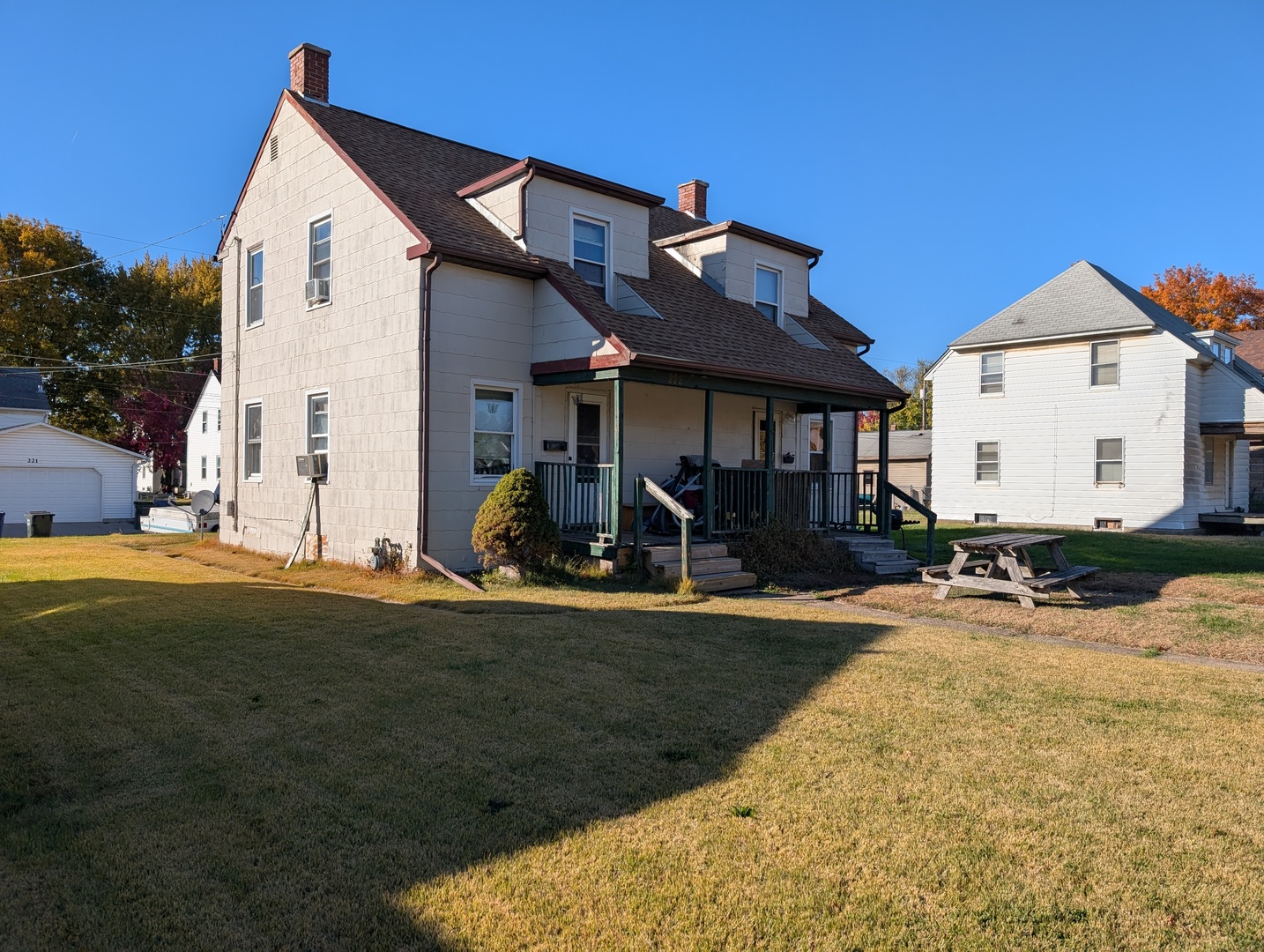 222 S Elmwood Avenue Property Photo 3