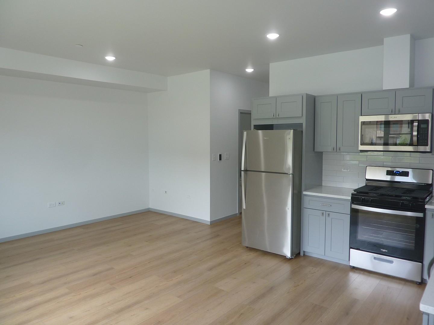 9522 S 53rd Avenue 1n Property Photo 10