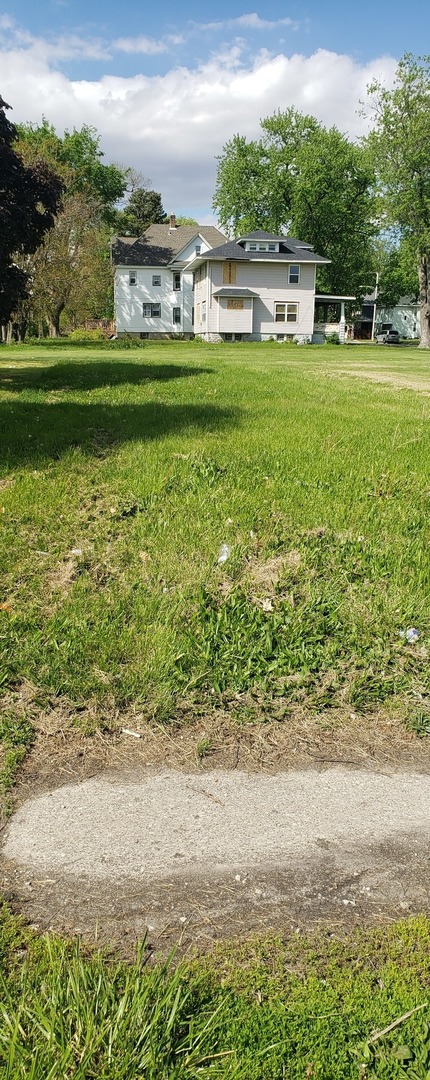 916 E Court Street Property Photo 4