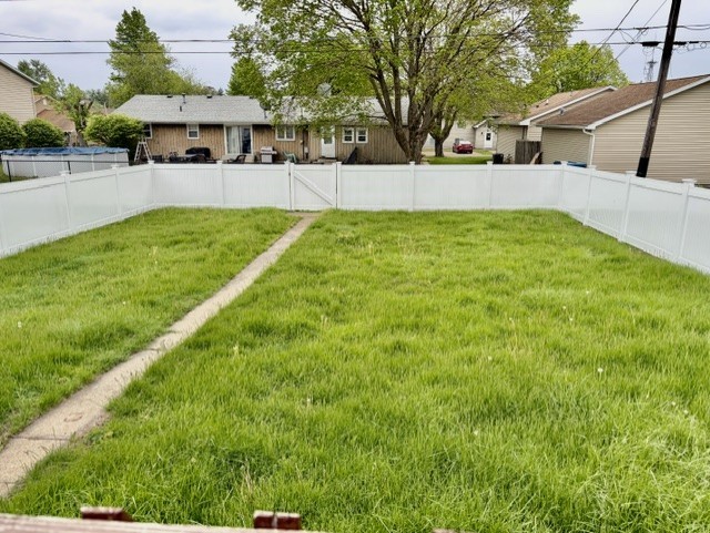 325 W 3rd Street Property Photo 3