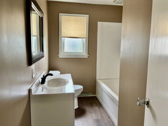 325 W 3rd Street Property Photo 7