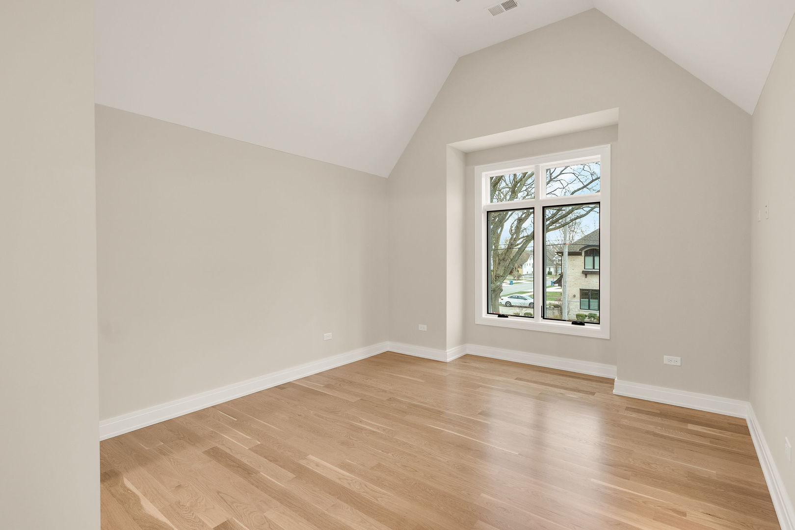 845 S Colfax Avenue Property Photo 23