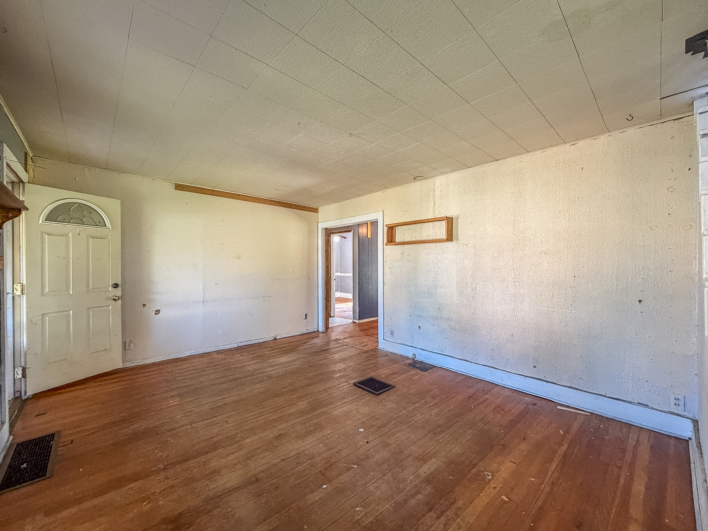 931 1st Street Property Photo 5