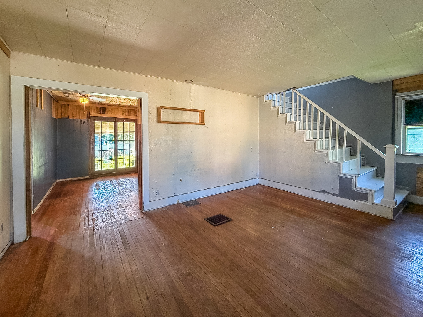 931 1st Street Property Photo 6