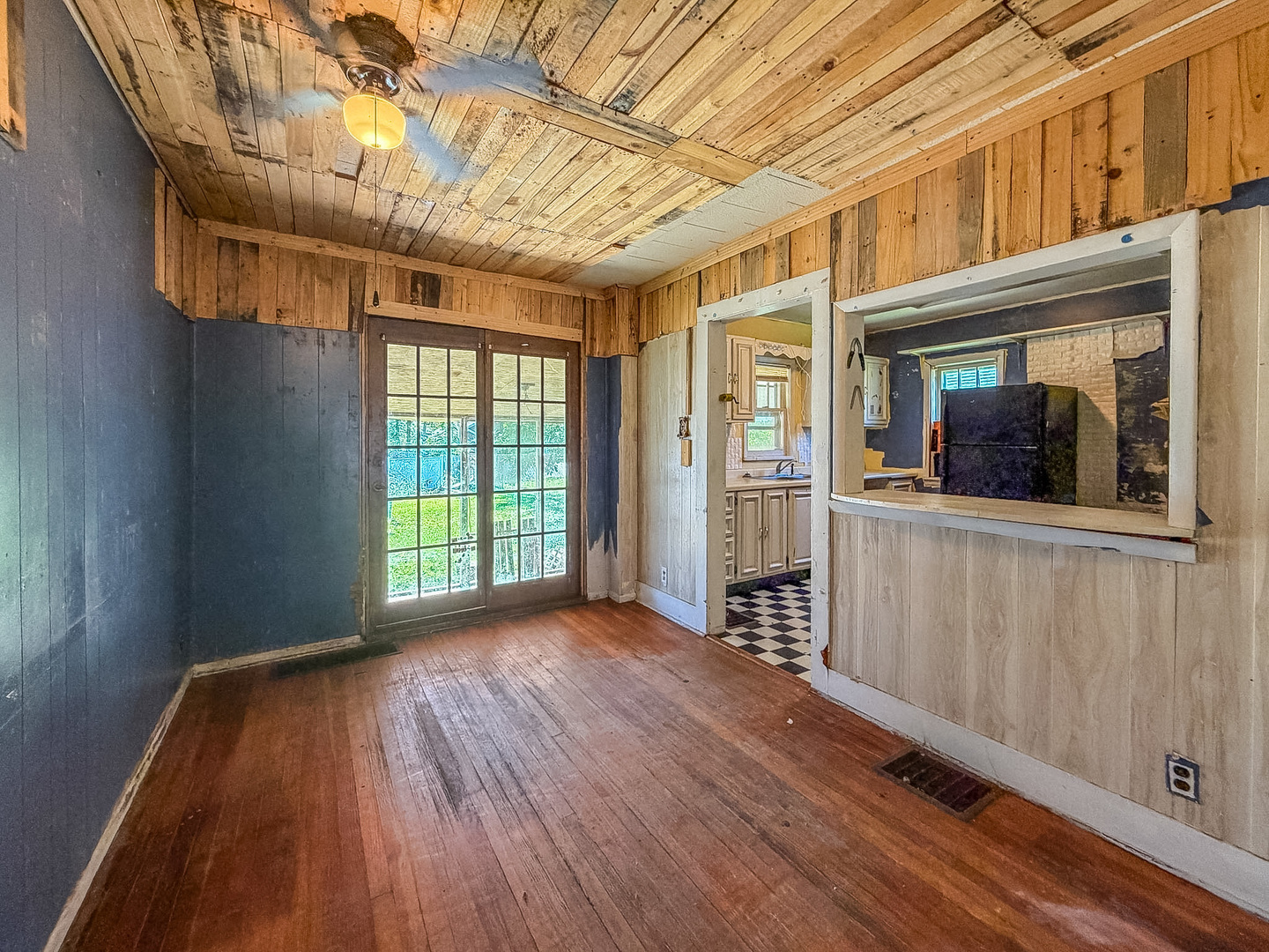 931 1st Street Property Photo 8