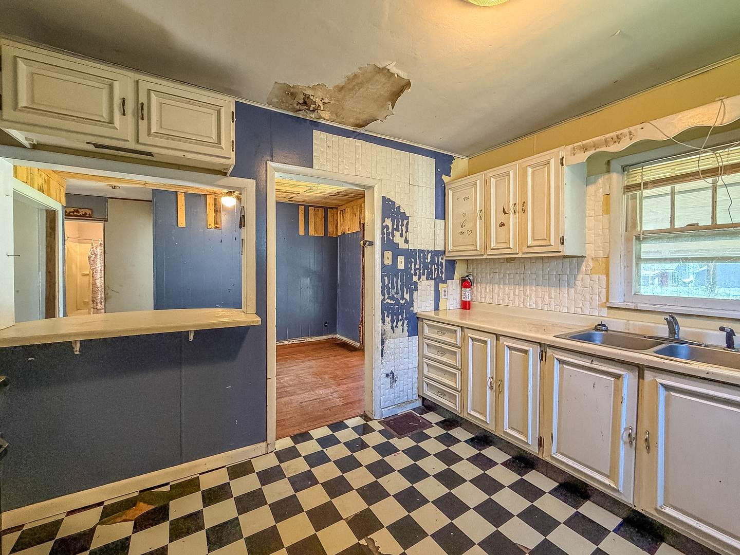 931 1st Street Property Photo 11
