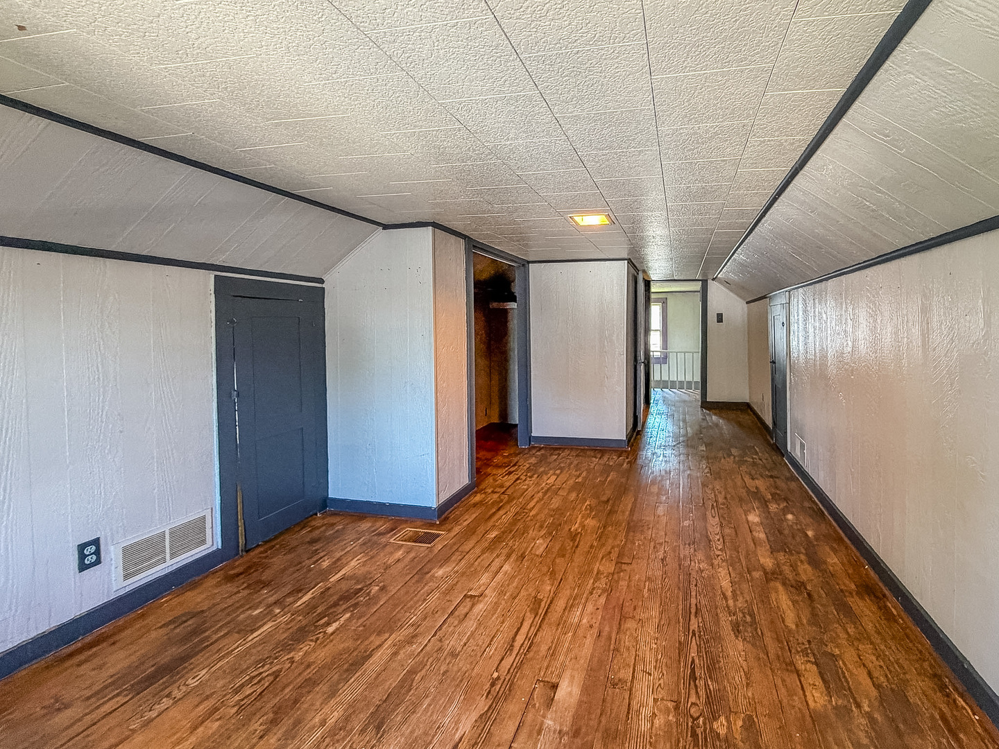 931 1st Street Property Photo 18