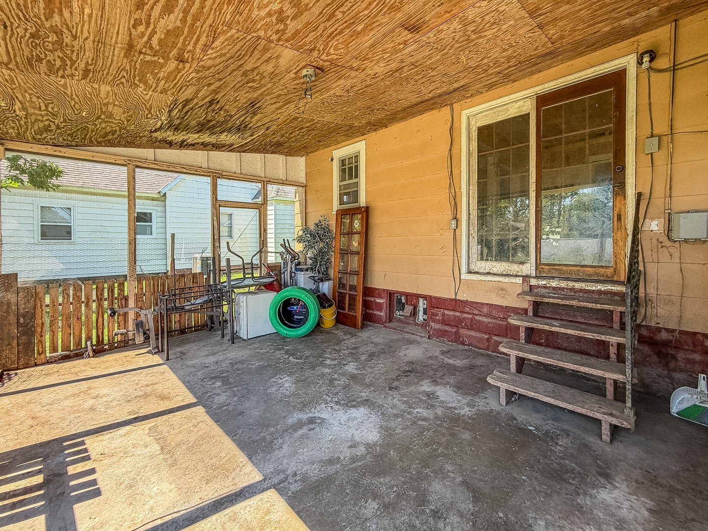 931 1st Street Property Photo 22
