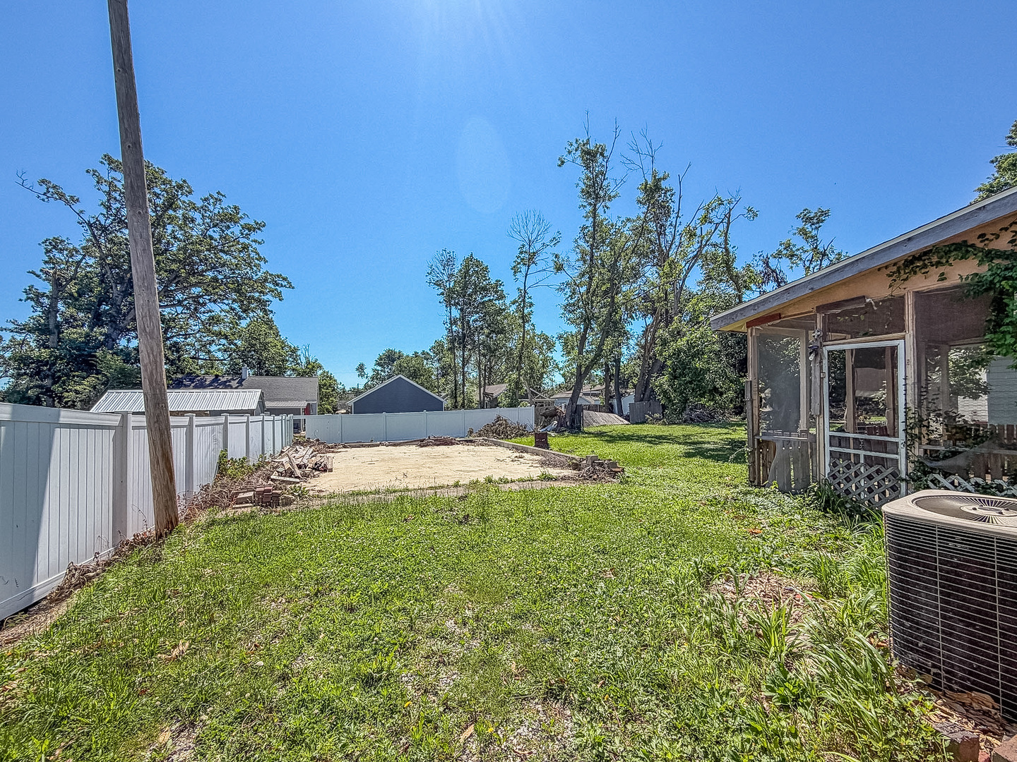 931 1st Street Property Photo 24