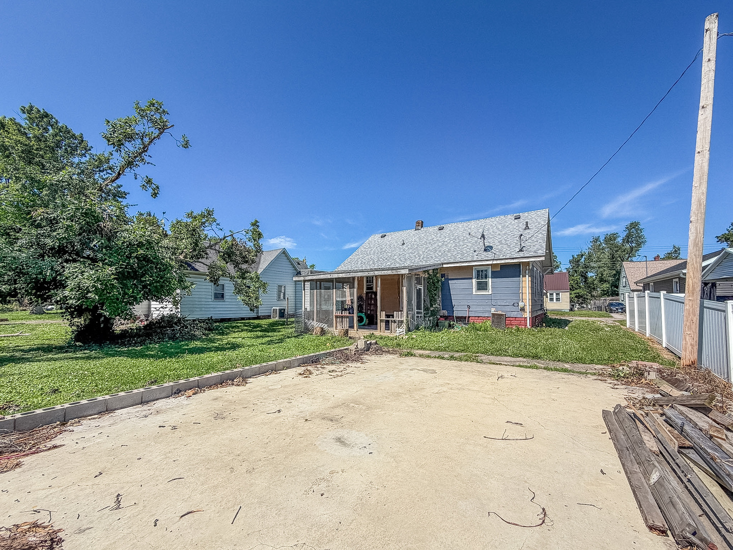 931 1st Street Property Photo 25