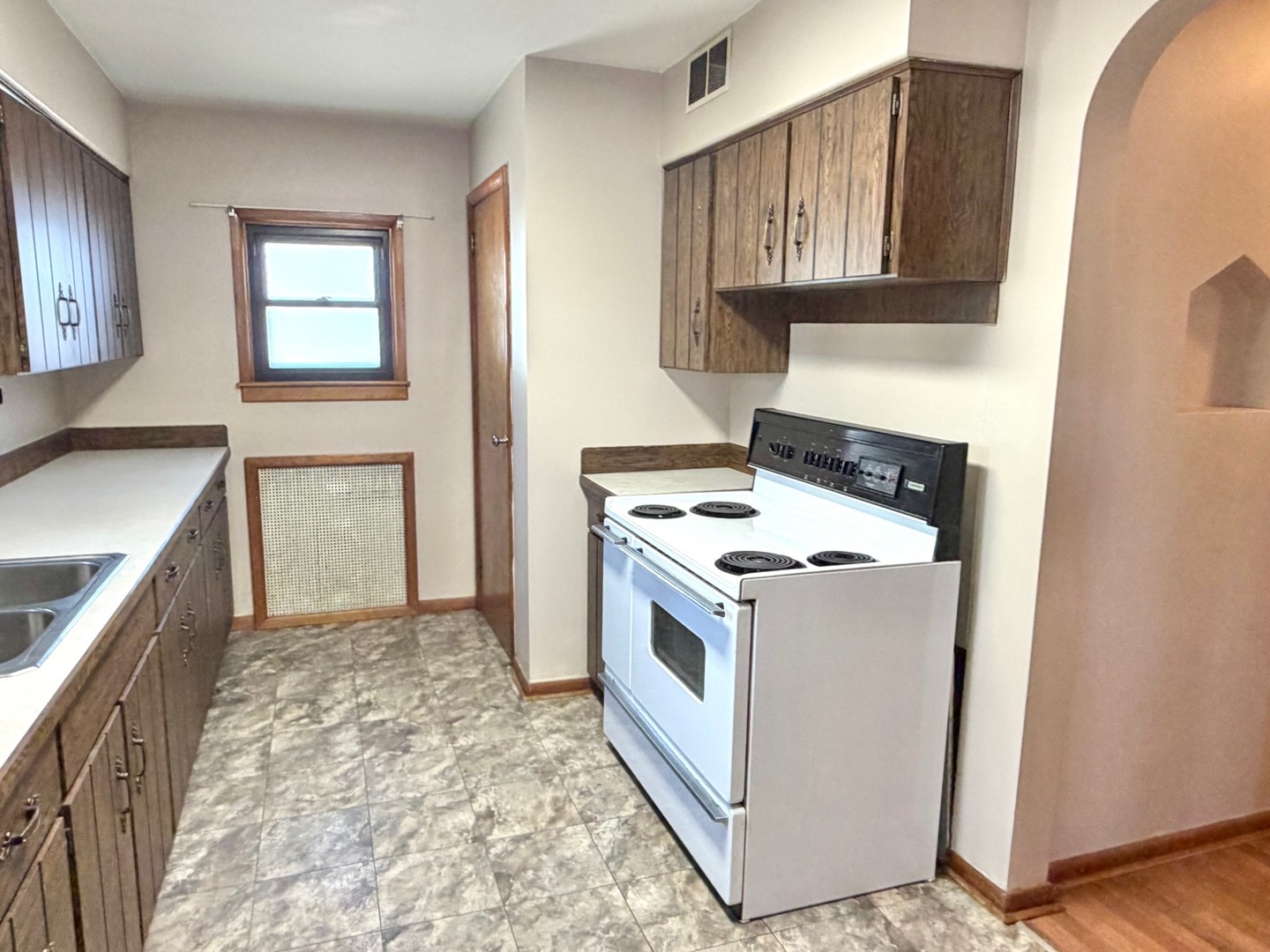 1404 Plain Street Property Photo 10