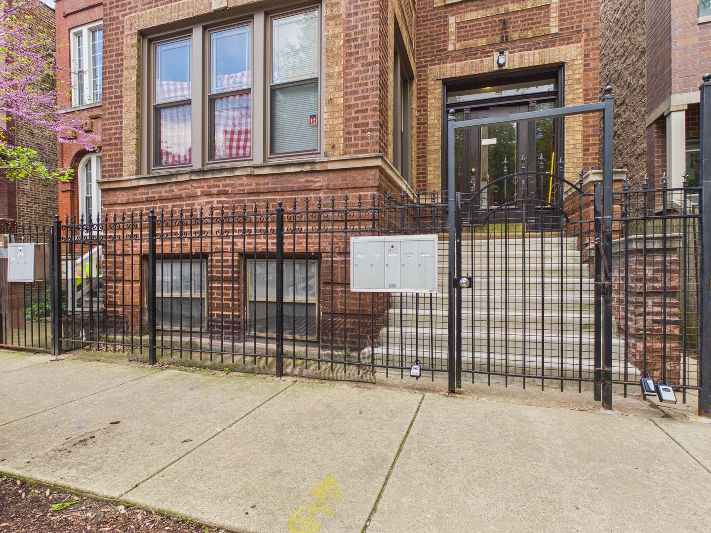 2711 W Haddon Avenue Property Photo 3
