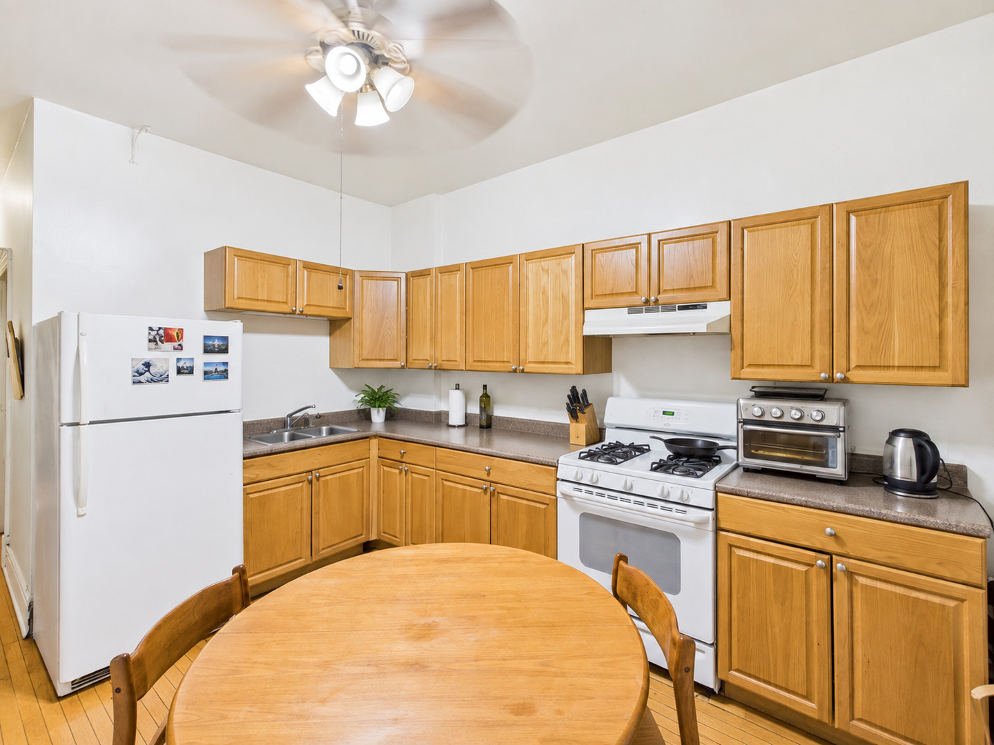 2711 W Haddon Avenue Property Photo 8
