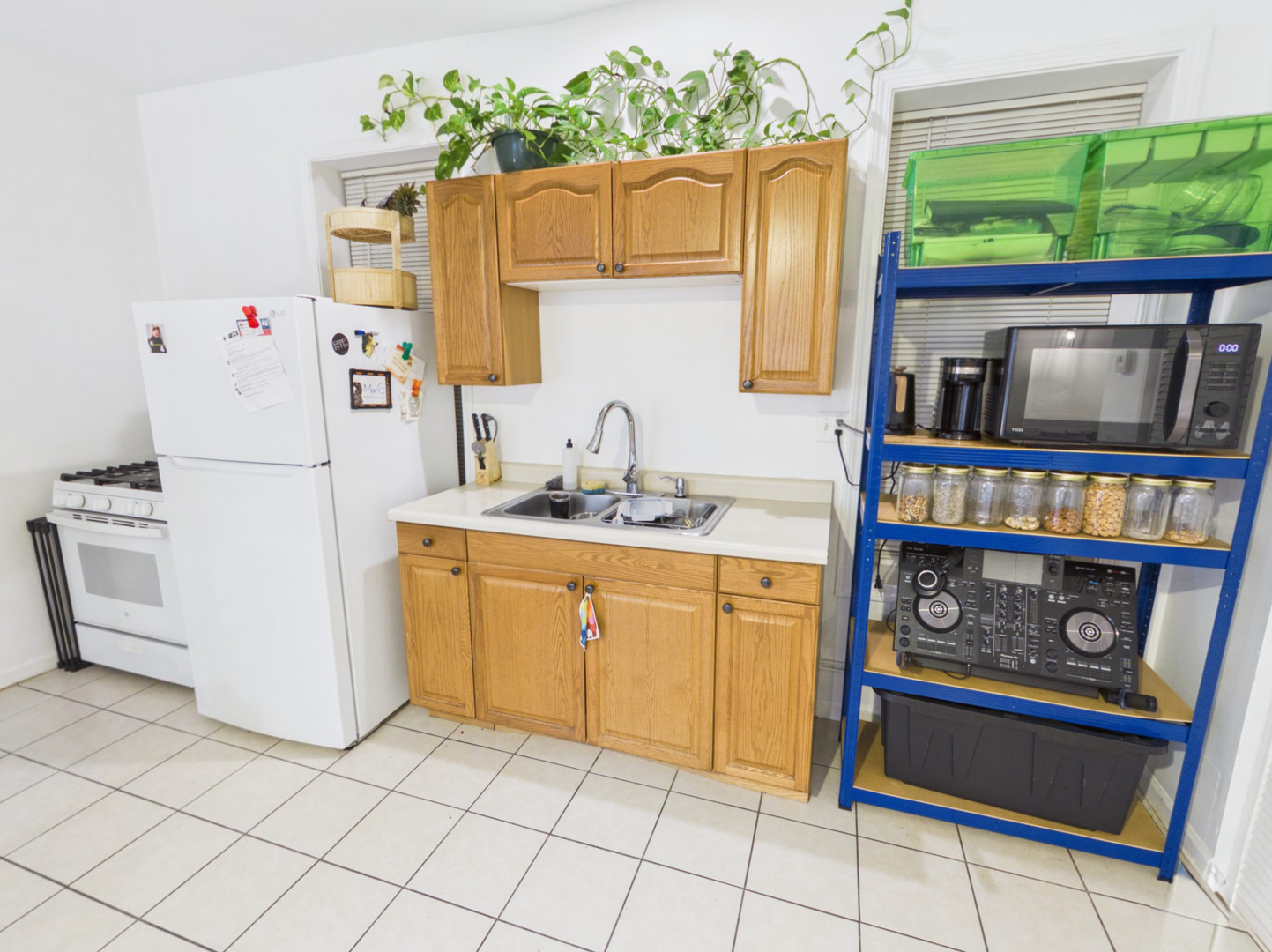 2711 W Haddon Avenue Property Photo 22