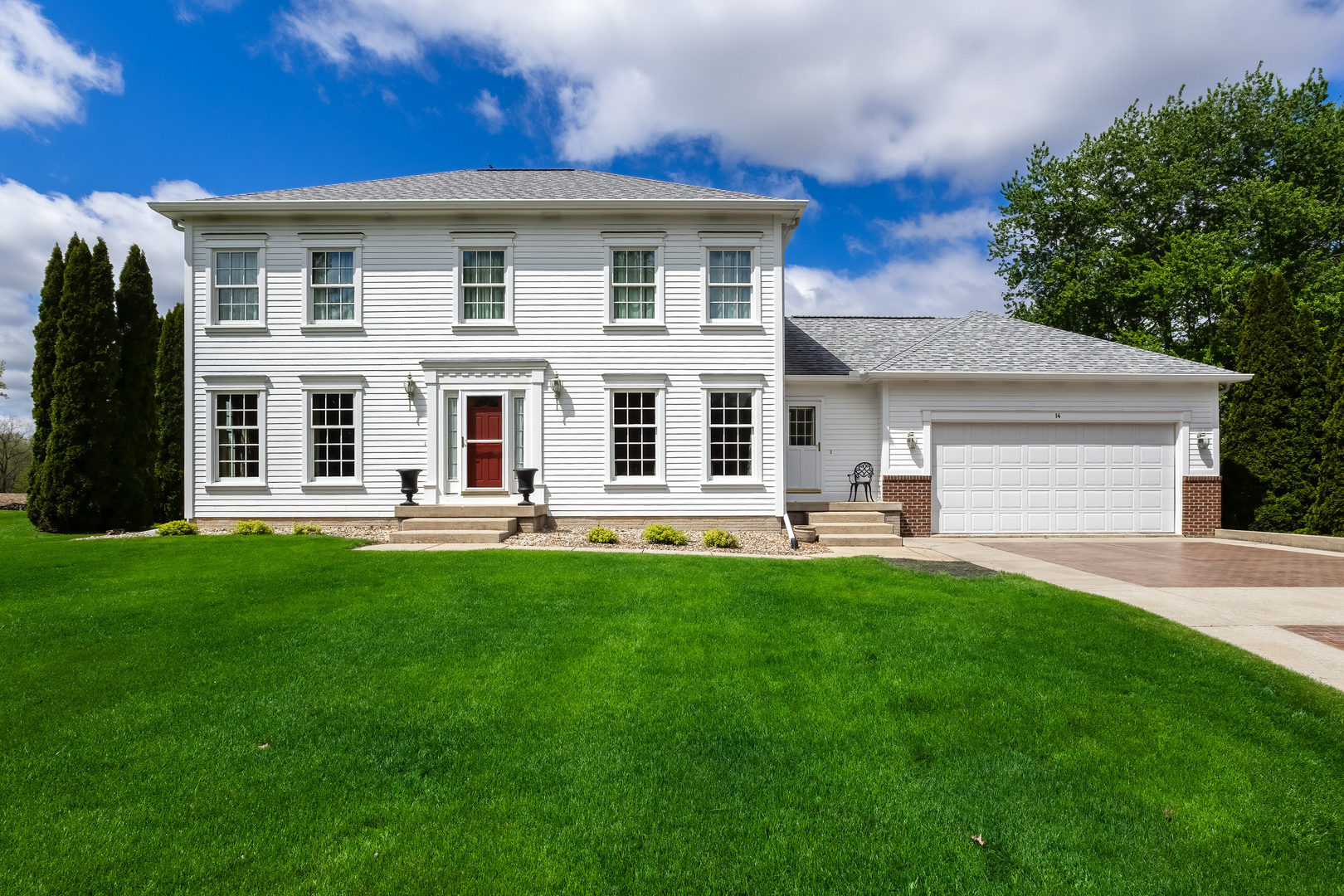 14 Timberlane Drive Property Photo 1