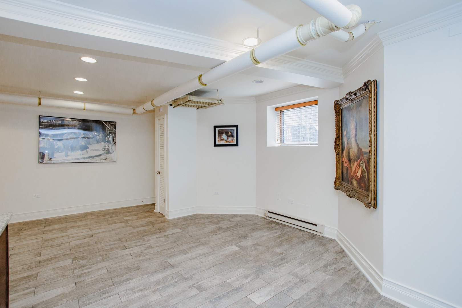 622 W Briar Place G Property Photo 6