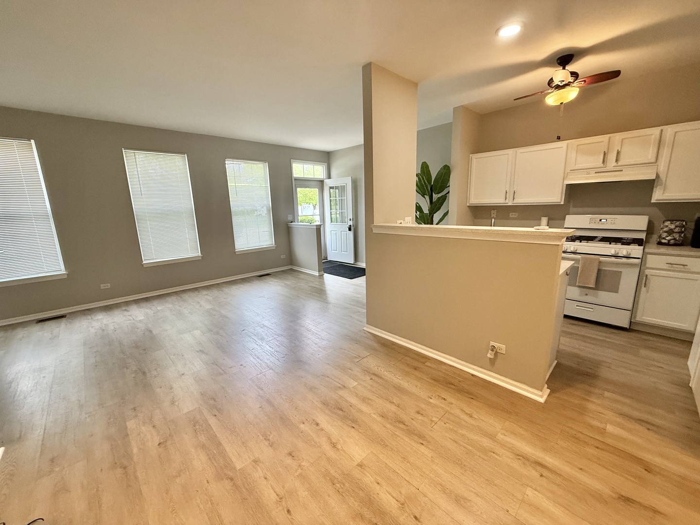 18764 S Burnside Station Drive Property Photo 3