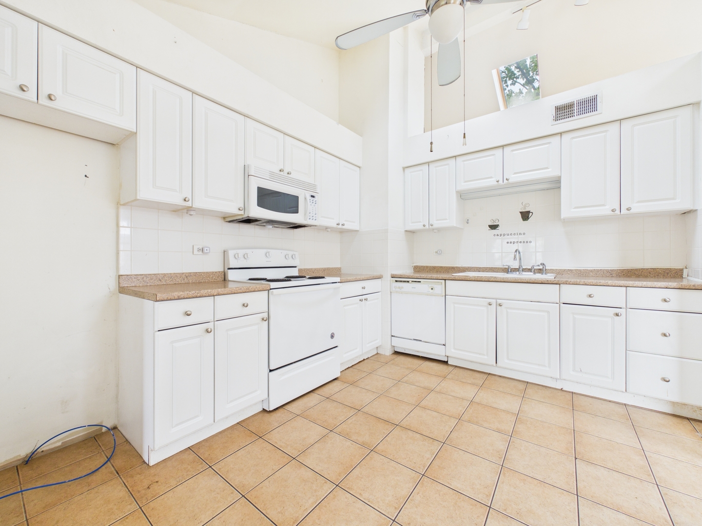 2308 Stratford Avenue Property Photo 6