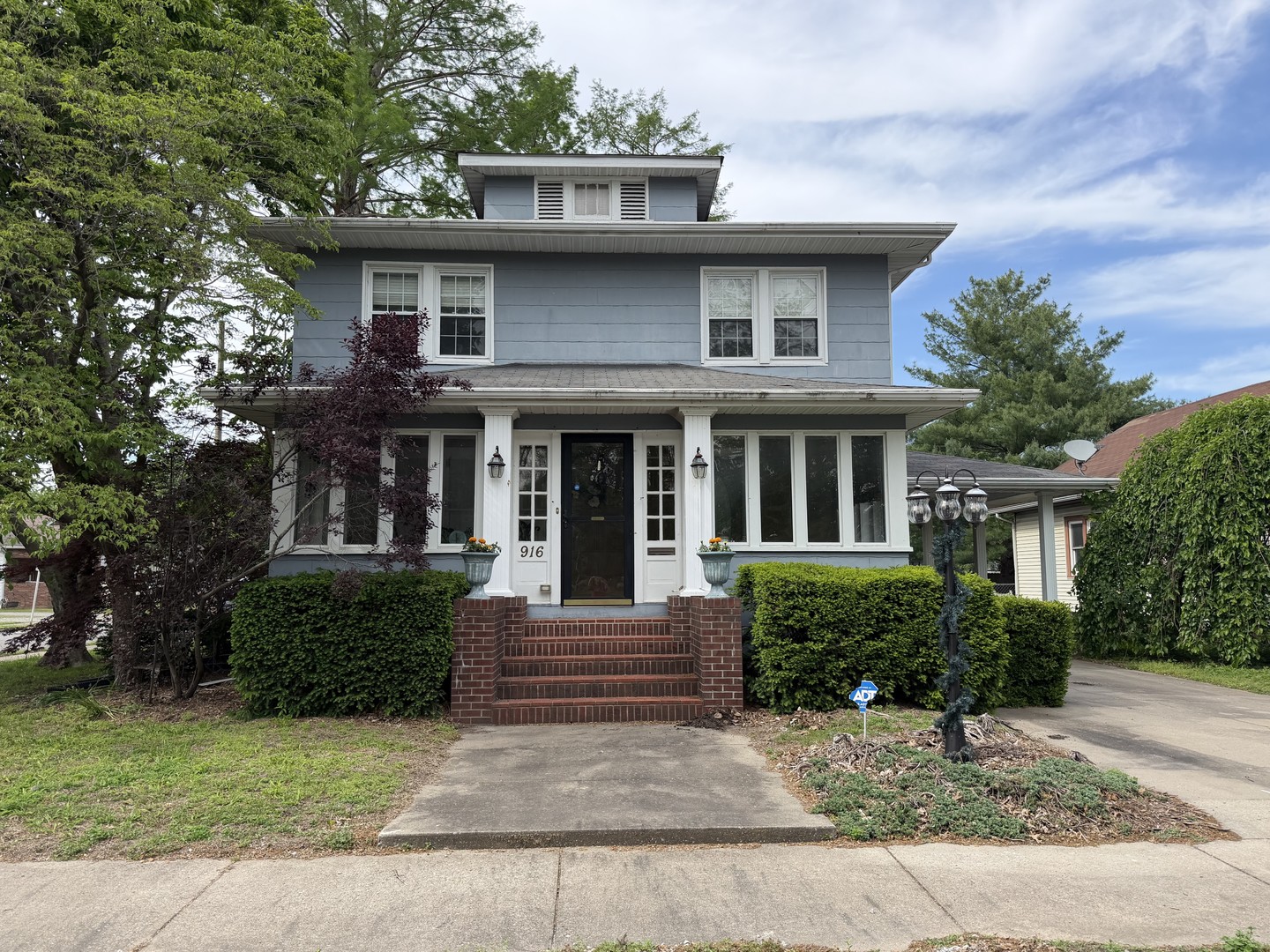 916 Illinois Avenue Property Photo 1