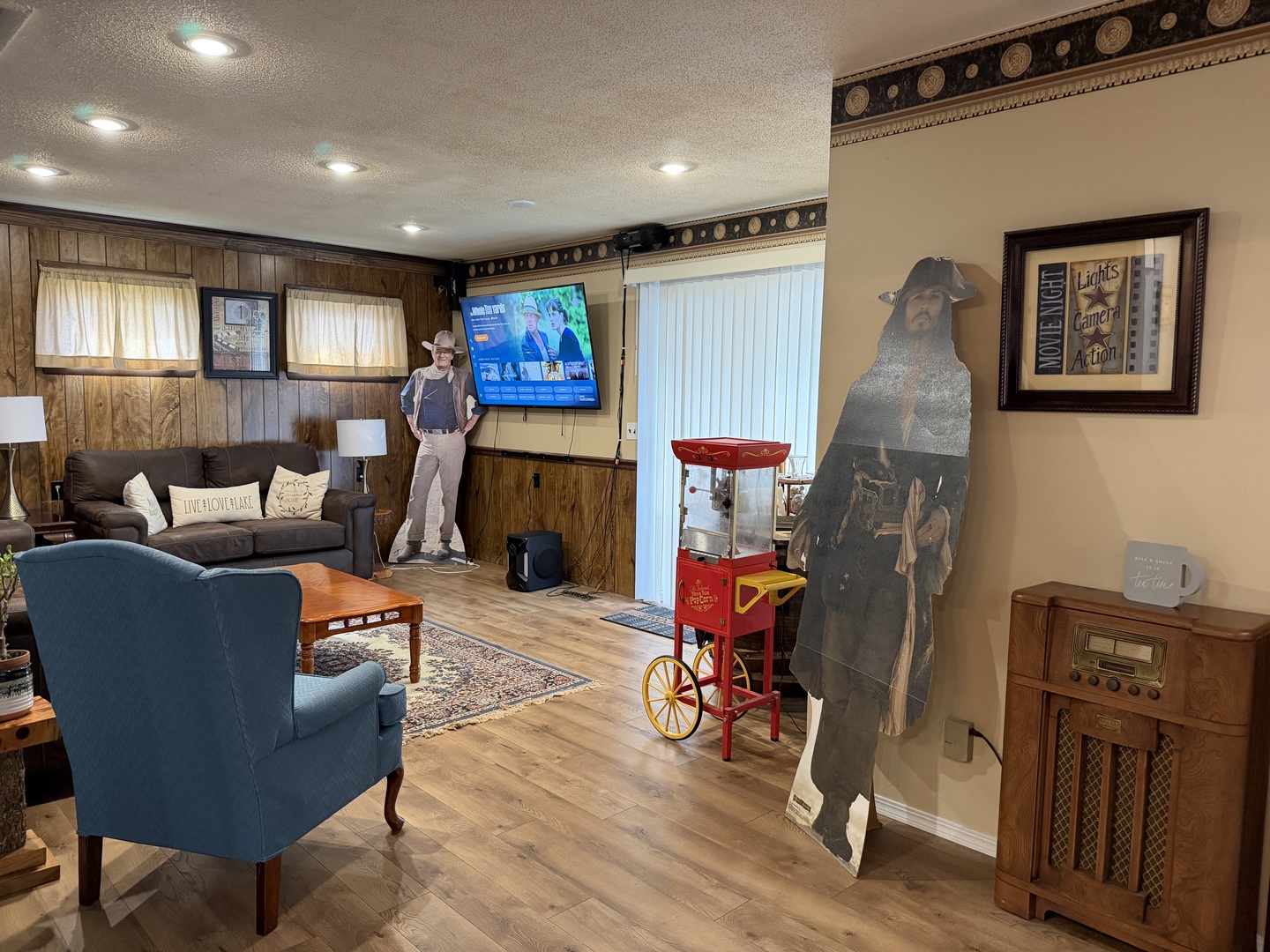 916 Illinois Avenue Property Photo 8