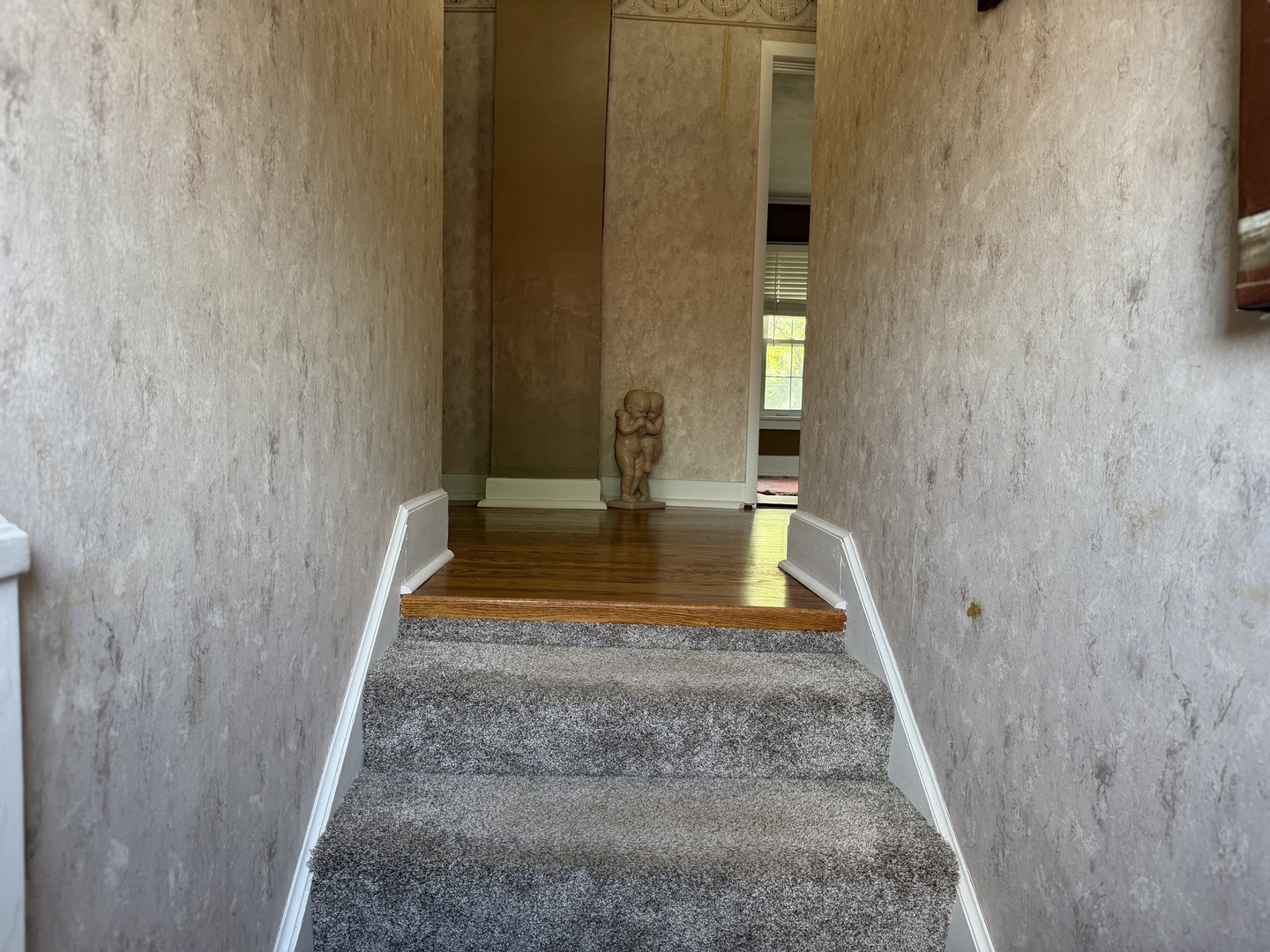 916 Illinois Avenue Property Photo 25