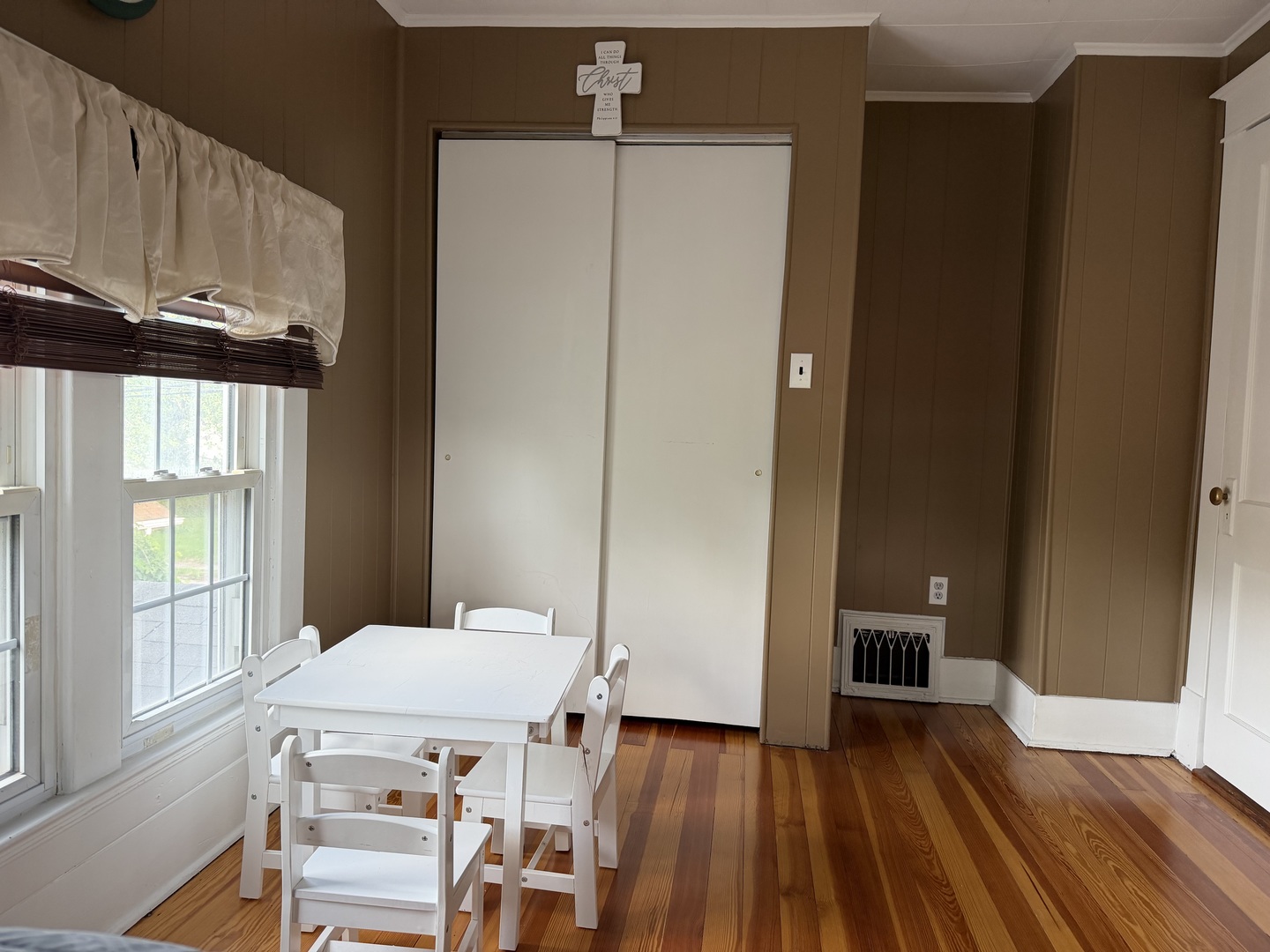 916 Illinois Avenue Property Photo 32
