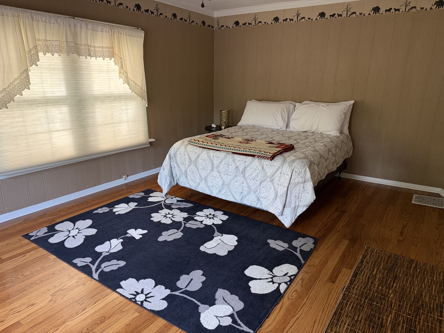 916 Illinois Avenue Property Photo 33