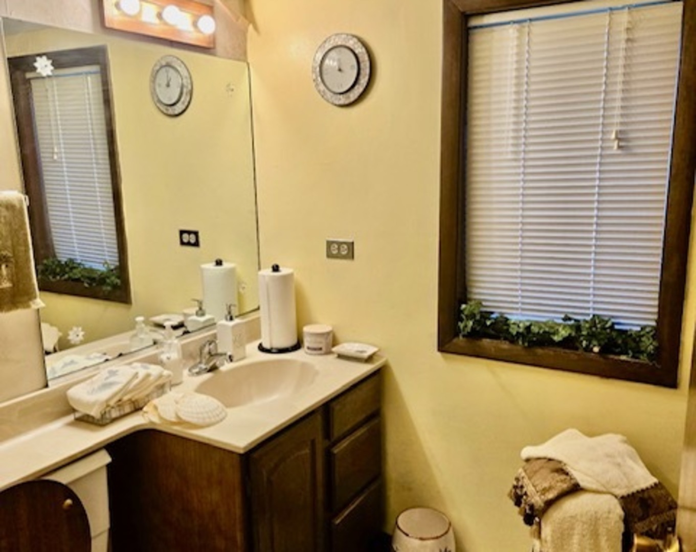 16821 S Clyde Avenue Property Photo 13