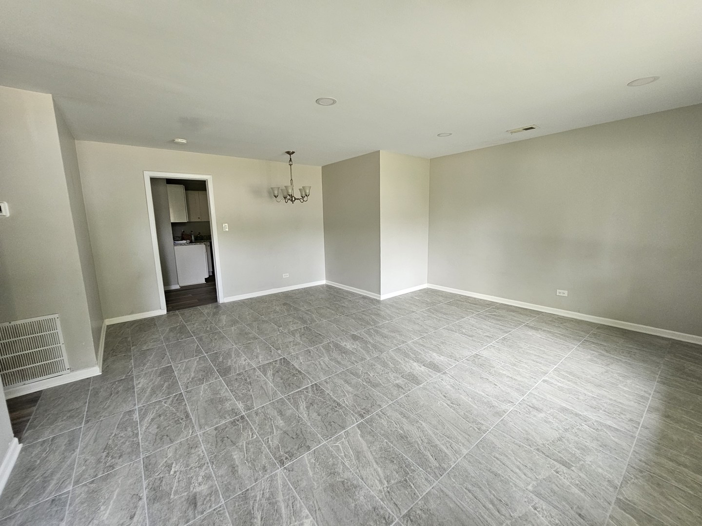 63 W Manchester Drive Property Photo 3