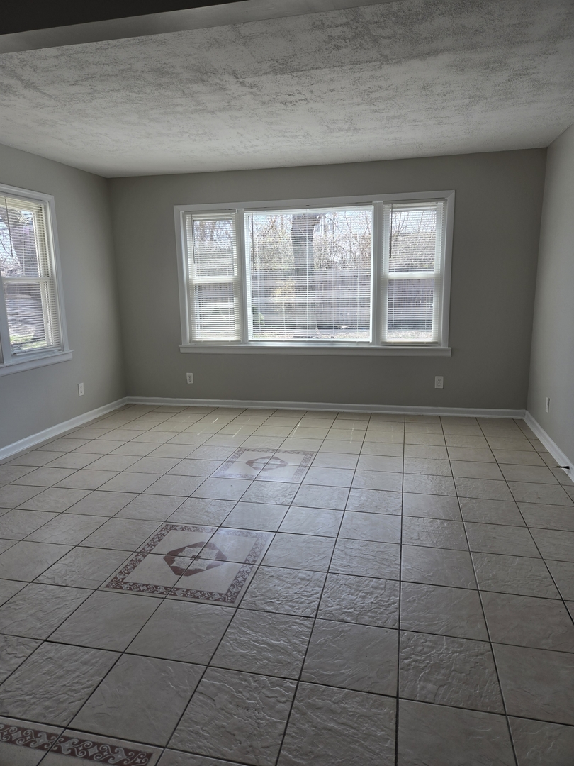 63 W Manchester Drive Property Photo 7
