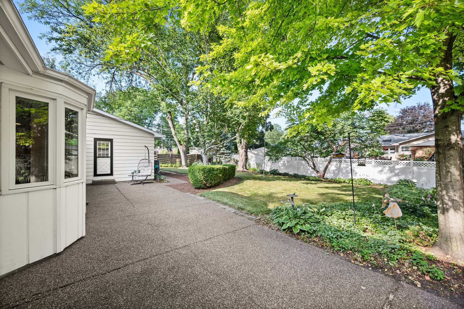 301 Willow Lane Property Photo 31