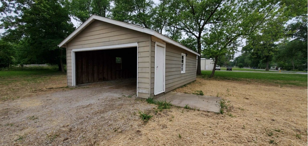 11495 N Brownsville Road Property Photo 12