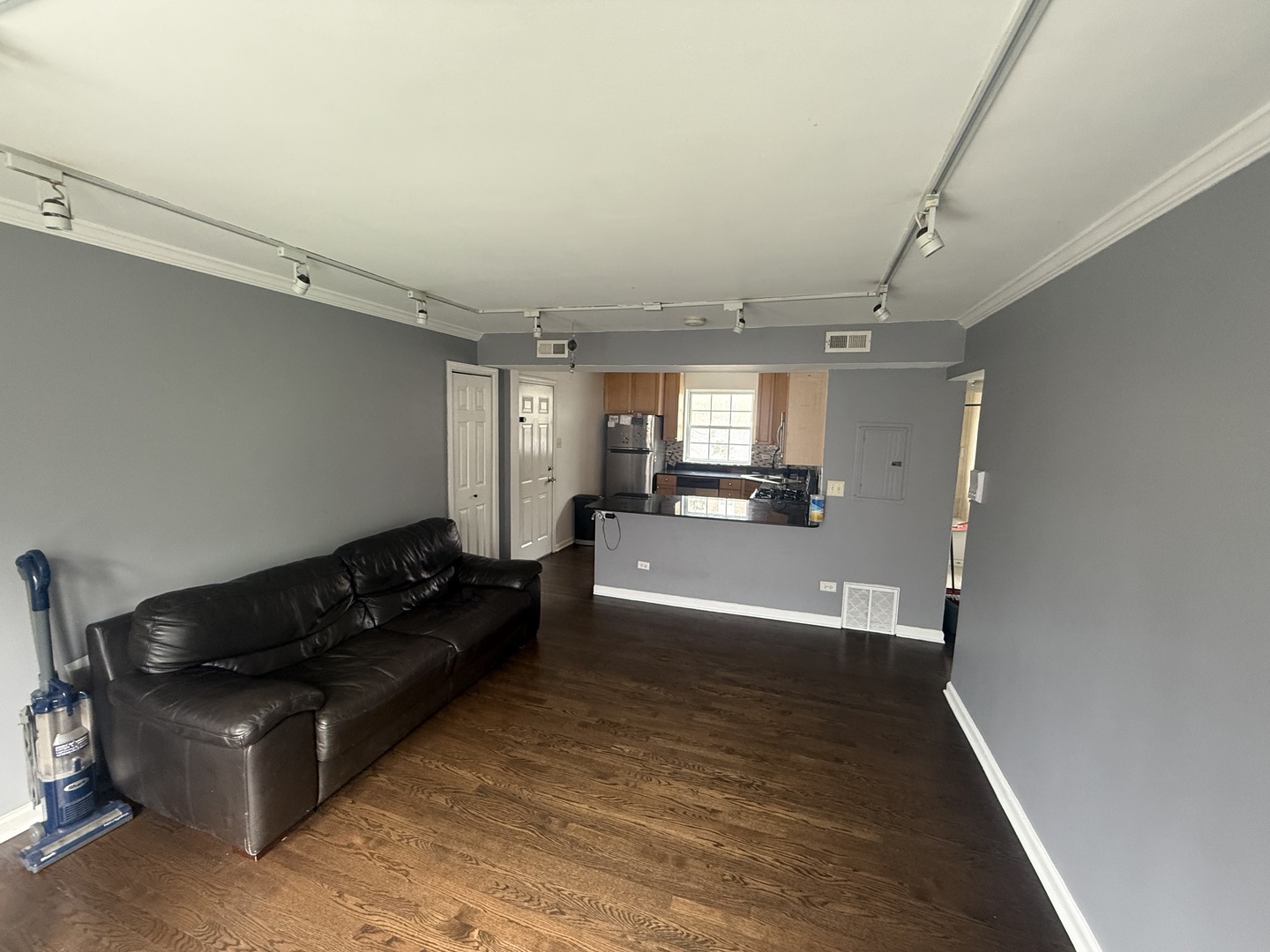 733 Dobson Street 2s Property Photo 4