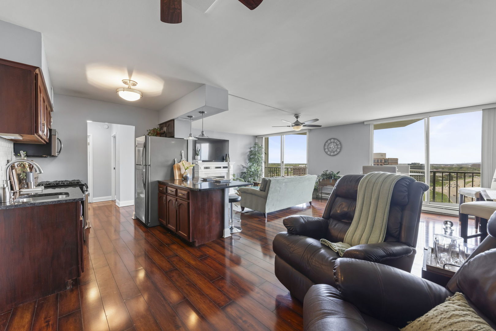 40 N Tower Road 14l Property Photo 3