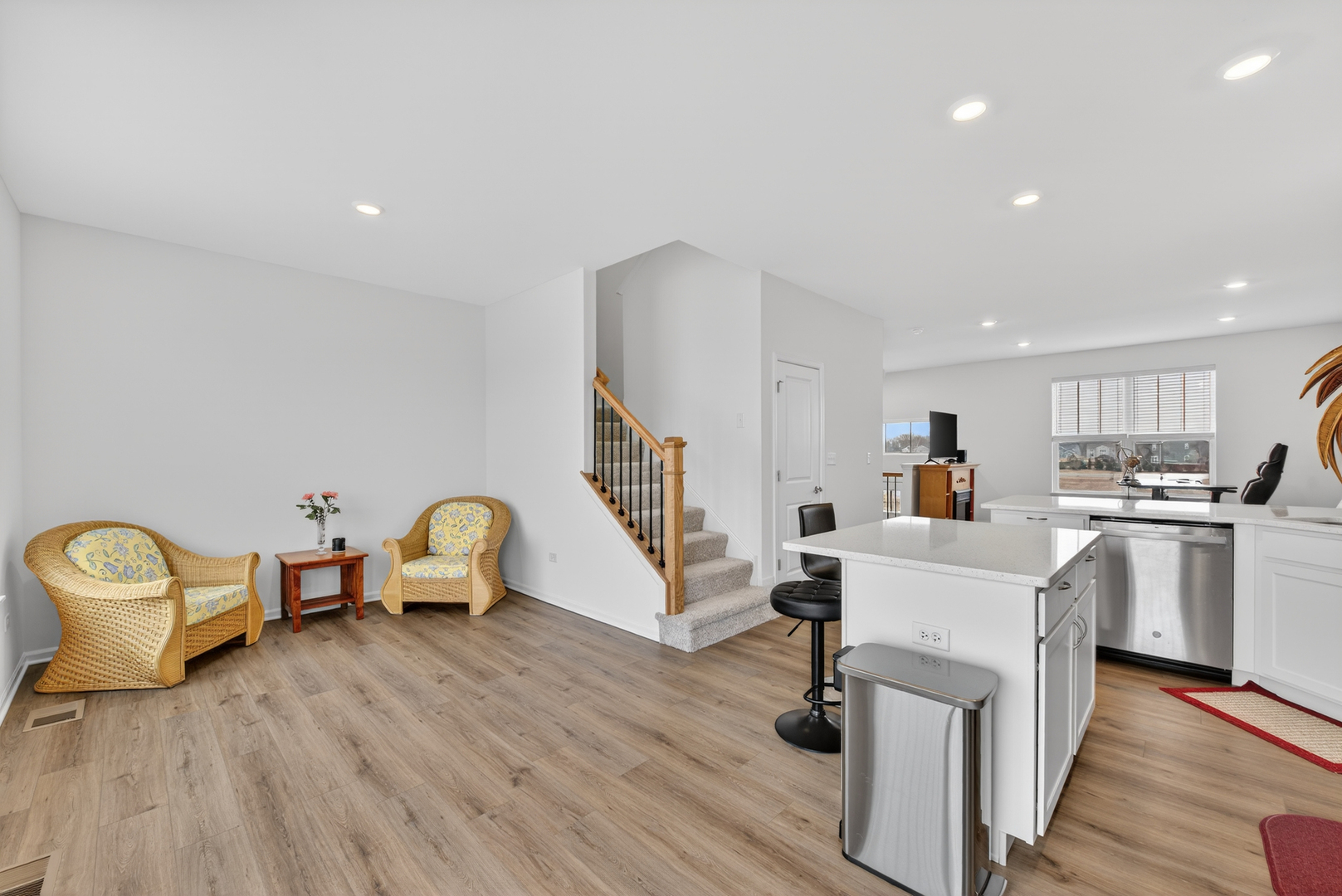 25631 W Wakefield Drive Property Photo 10