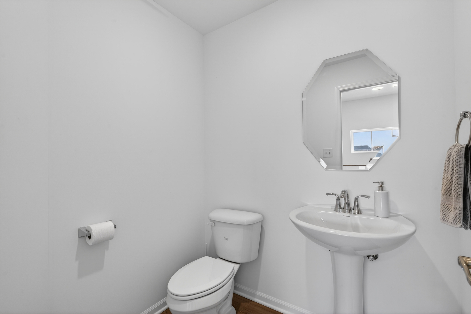 25631 W Wakefield Drive Property Photo 17