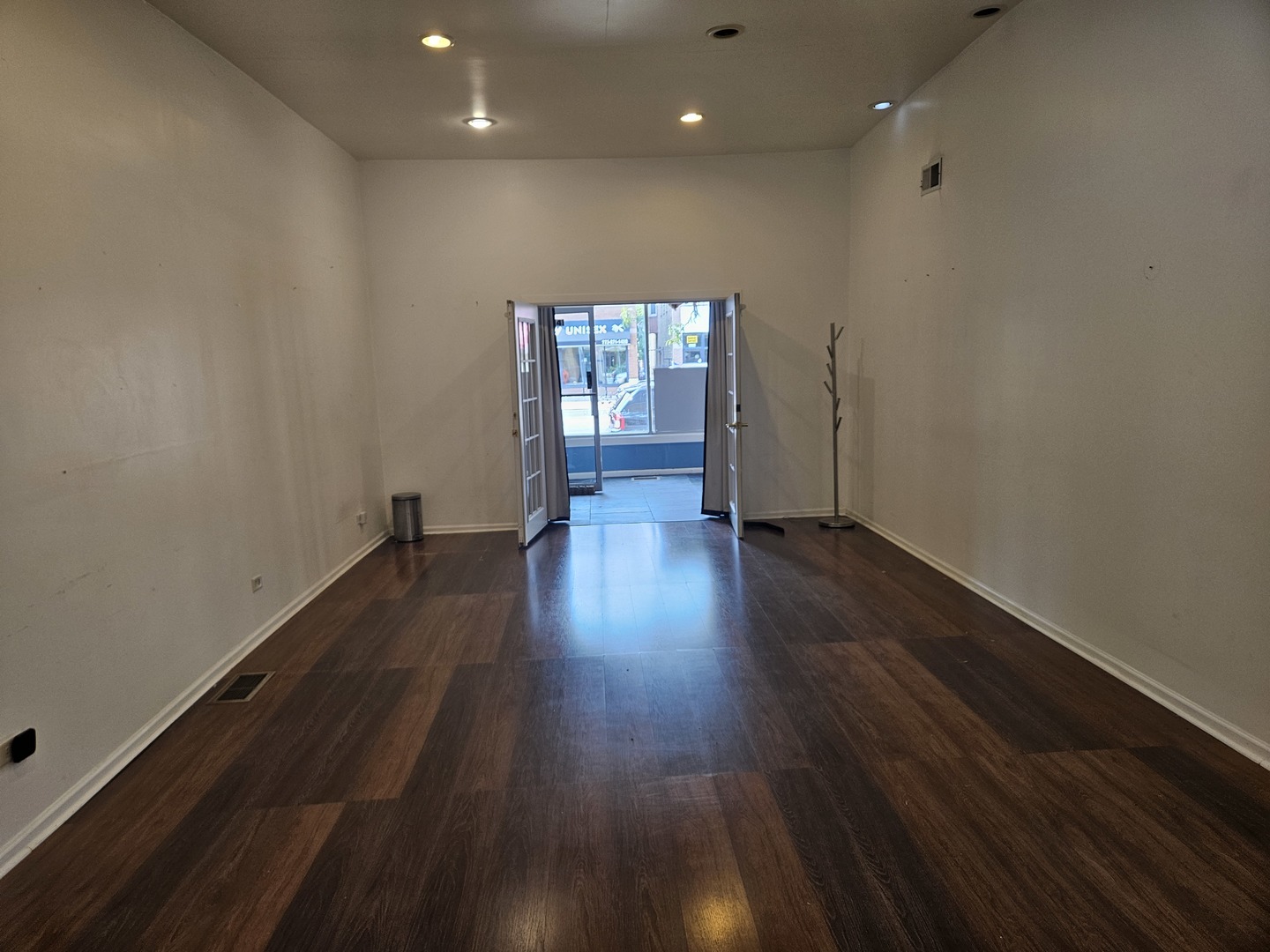 4541 N Western Avenue Property Photo 2