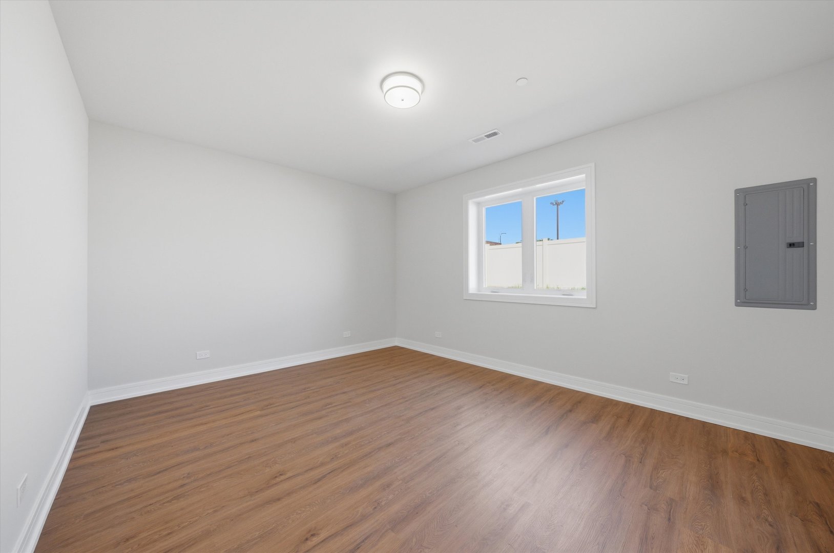 8011 S Oconto Avenue Property Photo 33