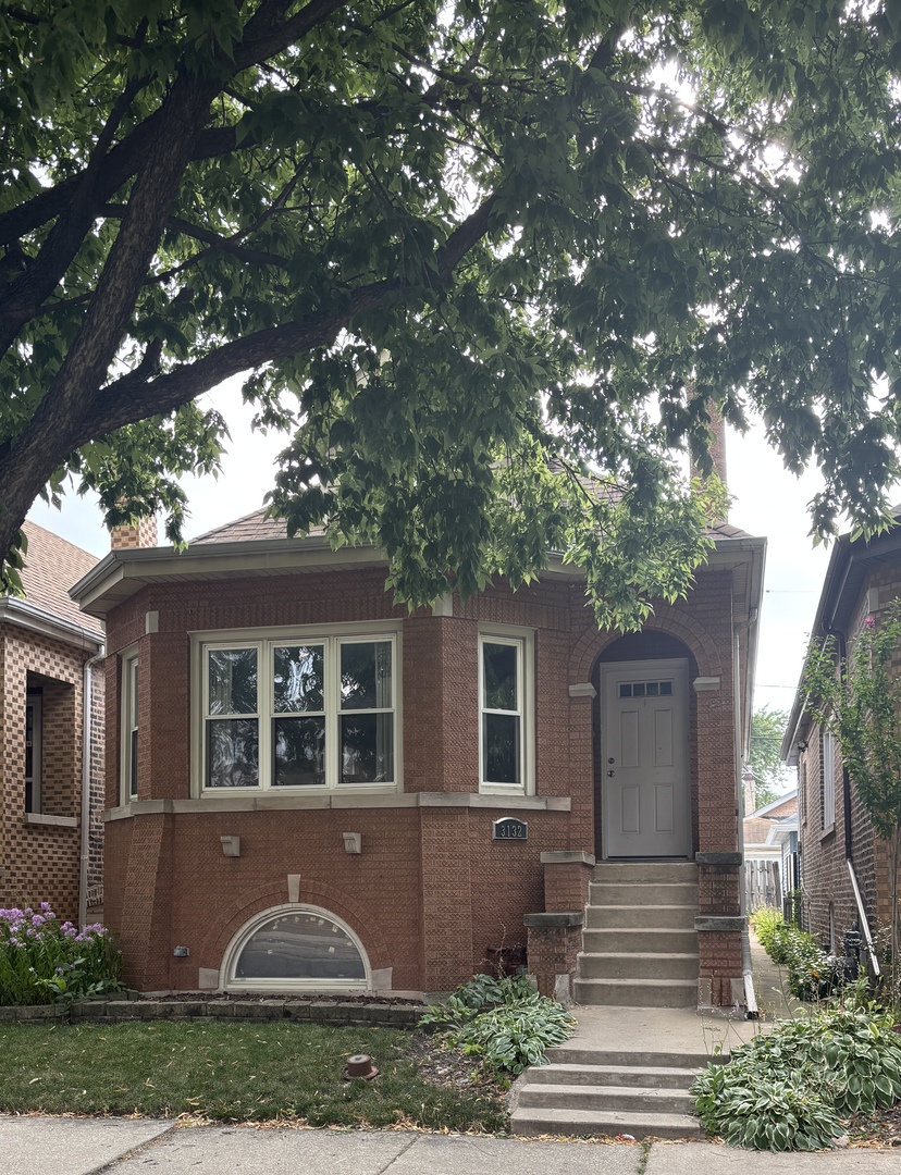 3132 N Lowell Avenue Property Photo 1