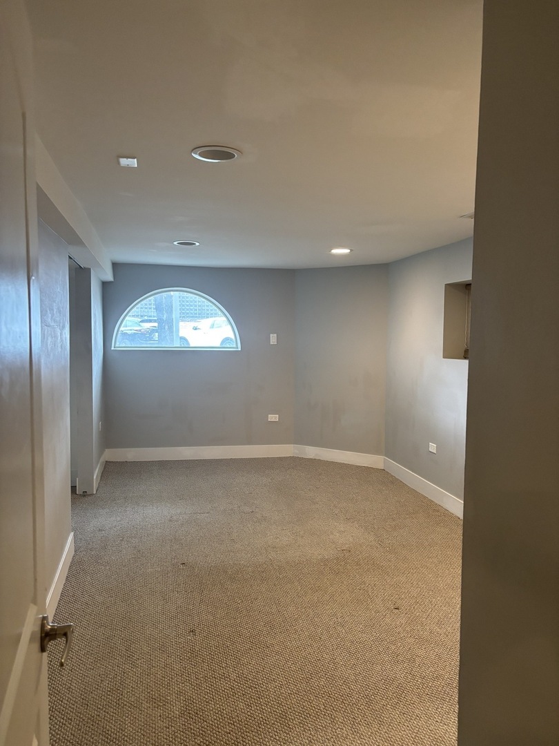 3132 N Lowell Avenue Property Photo 18