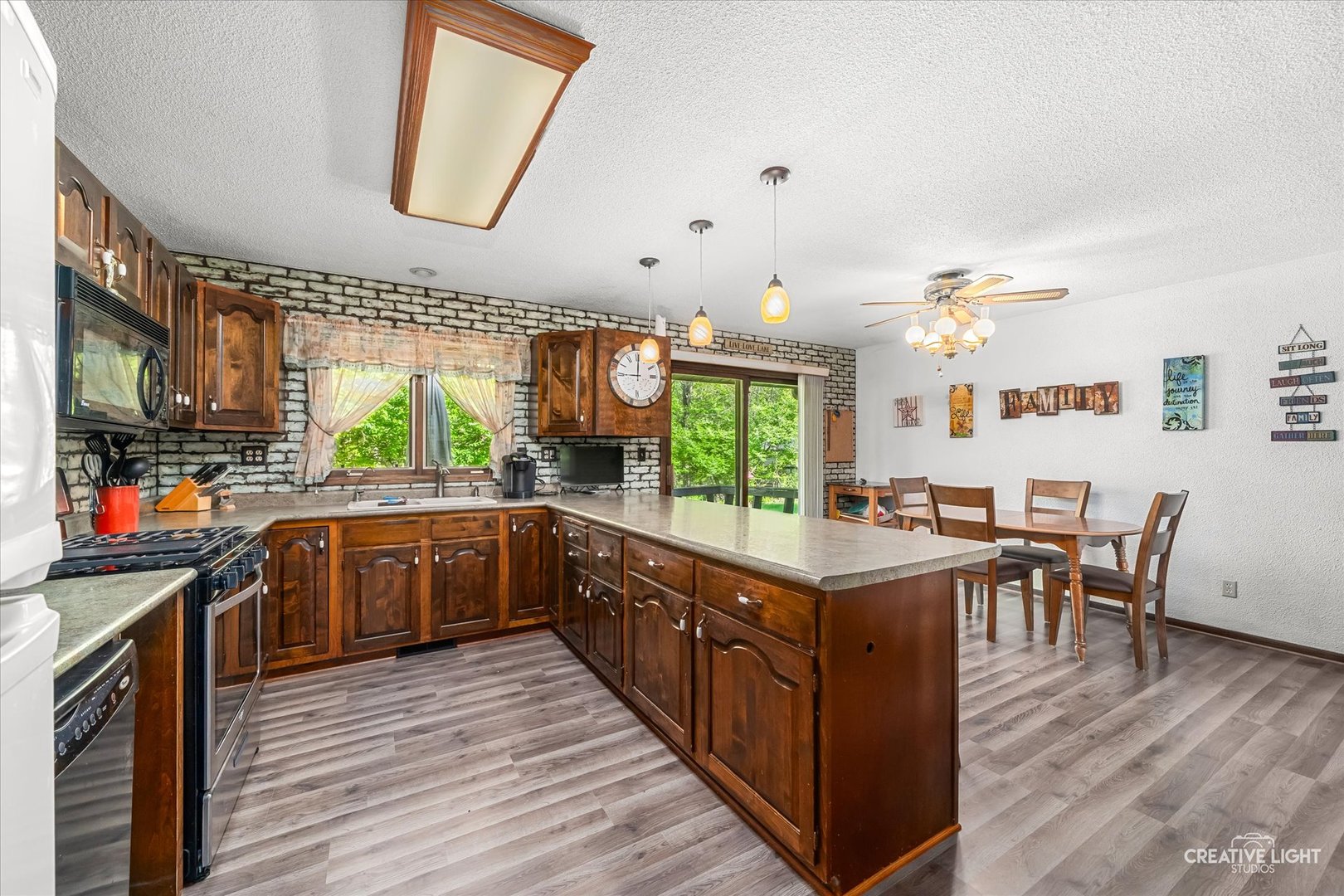 27 Clearwater Point Property Photo 8