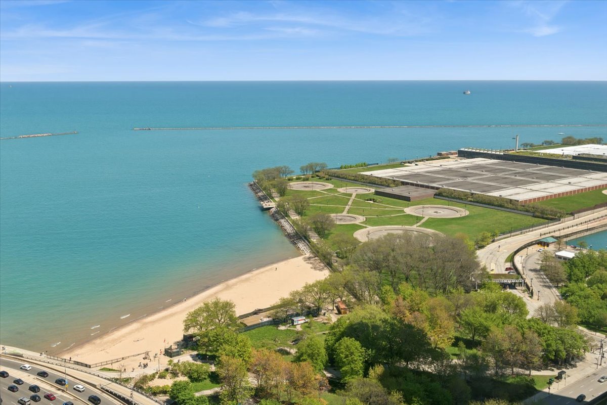474 N Lake Shore Drive 4003 Property Photo 3